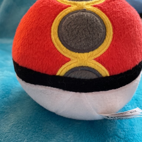 💕 Preloved Set Of 3 Pokémon Balls 🔴⚪️🔵 - Picture 4 of 16
